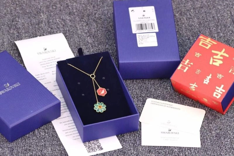 Swxrxvski Necklaces Comfortable 315334