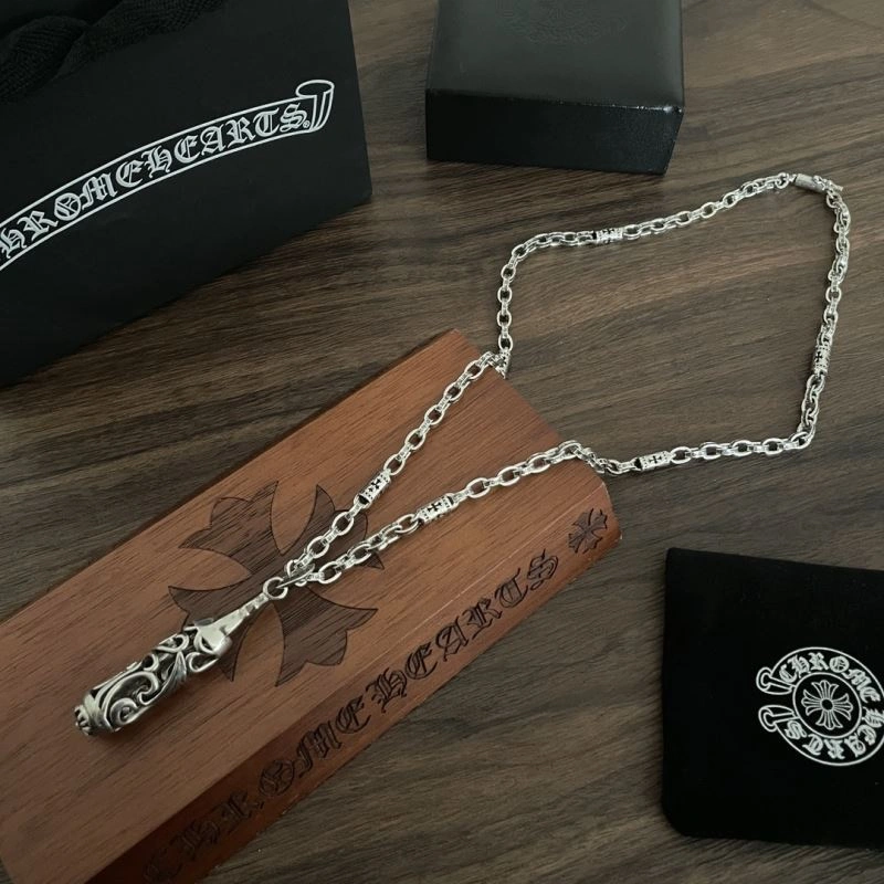 EyeCatching Chrxmx Hxxrts Necklaces 301590