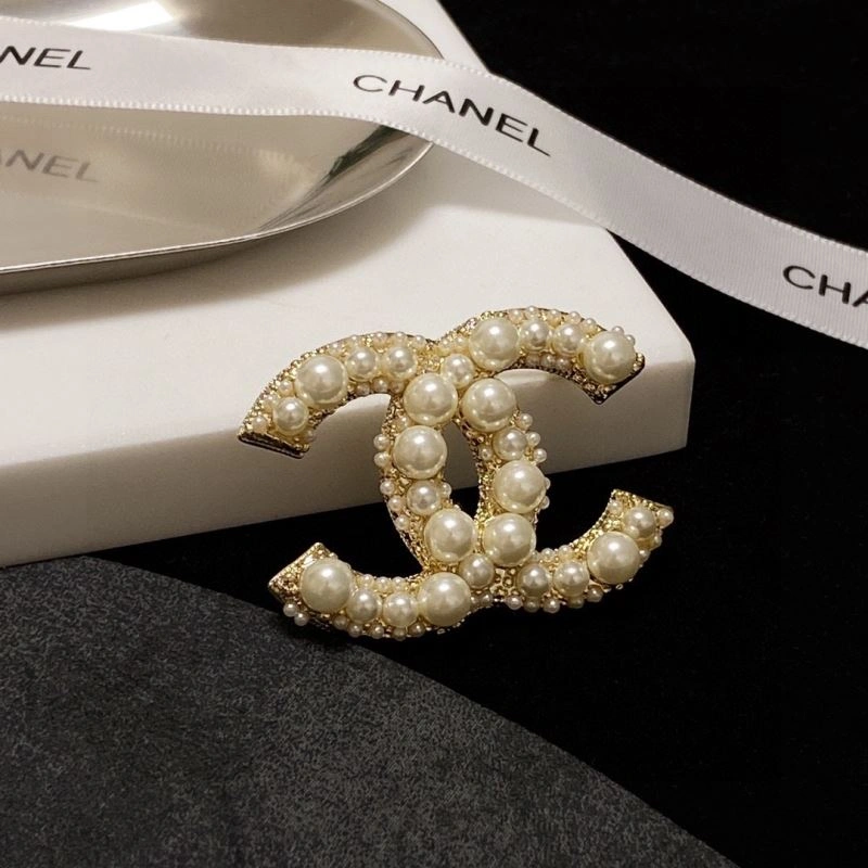 Refined Chxnxl Brooches 293518