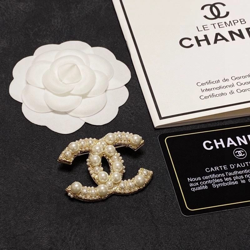 Refined Chxnxl Brooches 293518