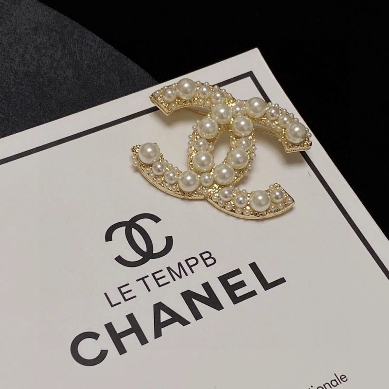 Refined Chxnxl Brooches 293518