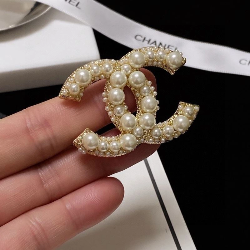 Refined Chxnxl Brooches 293518