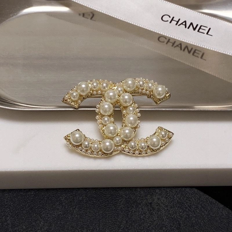 Refined Chxnxl Brooches 293518