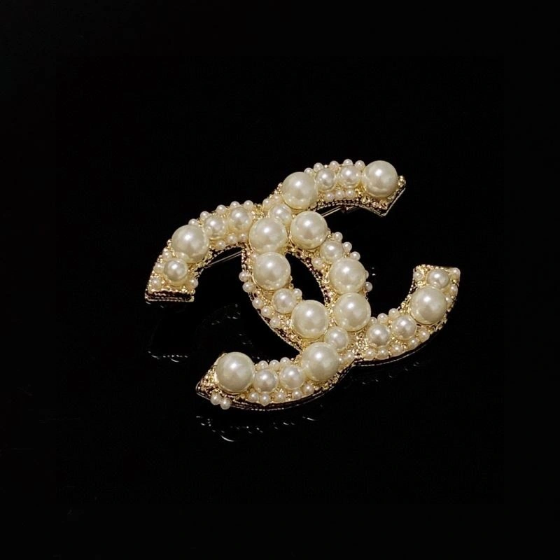 Refined Chxnxl Brooches 293518