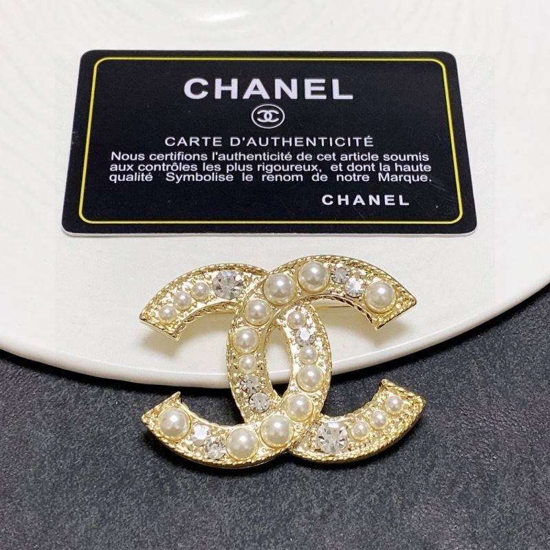 Lightweight Chxnxl Brooches 293521