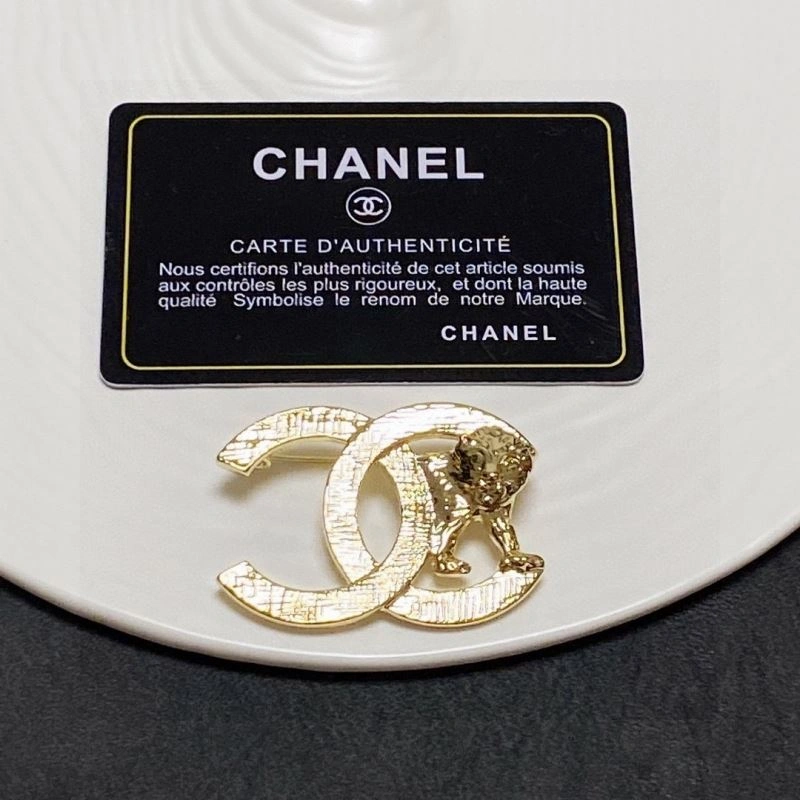 Compact Chxnxl Brooches 293514