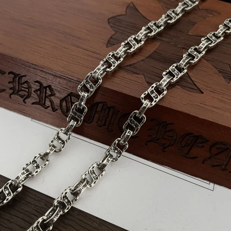 EasyMatch Chrxmx Hxxrts Necklaces 301584