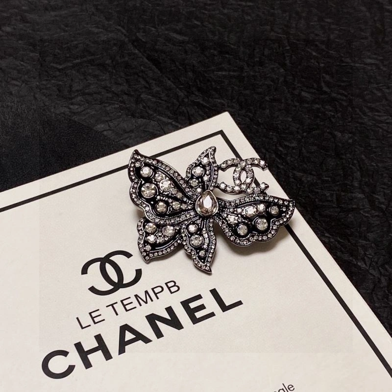Bold Chxnxl Brooches 293506