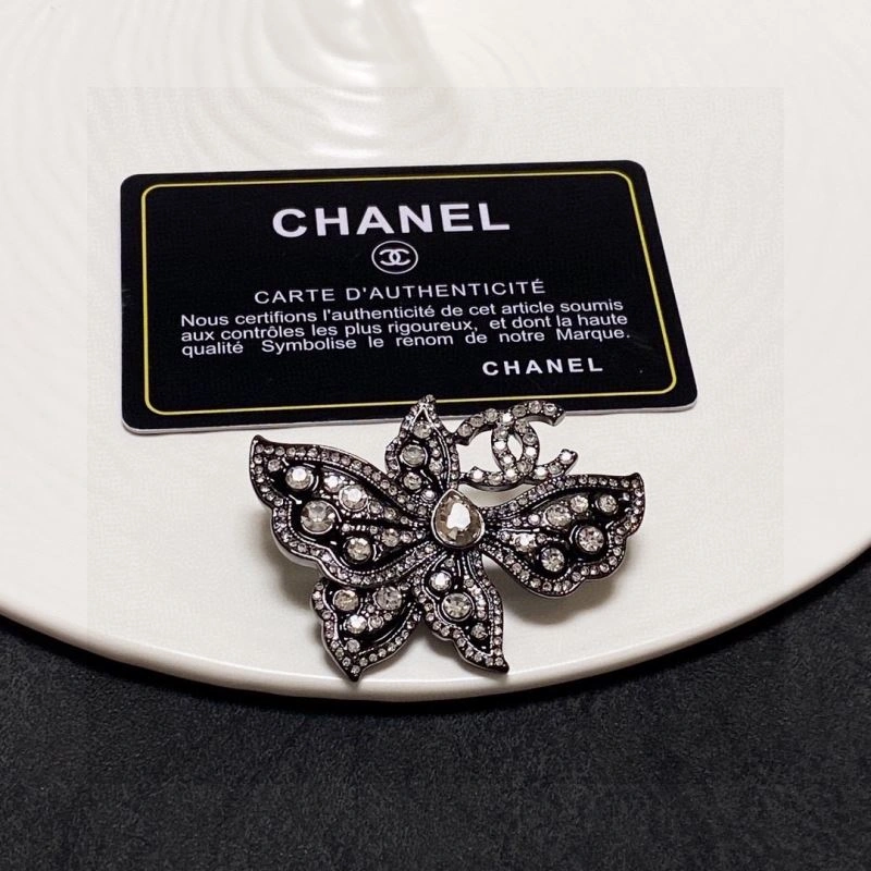 Bold Chxnxl Brooches 293506