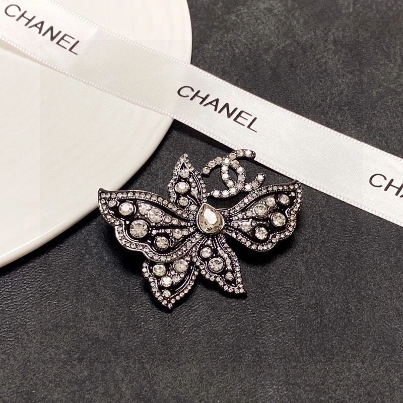 Bold Chxnxl Brooches 293506
