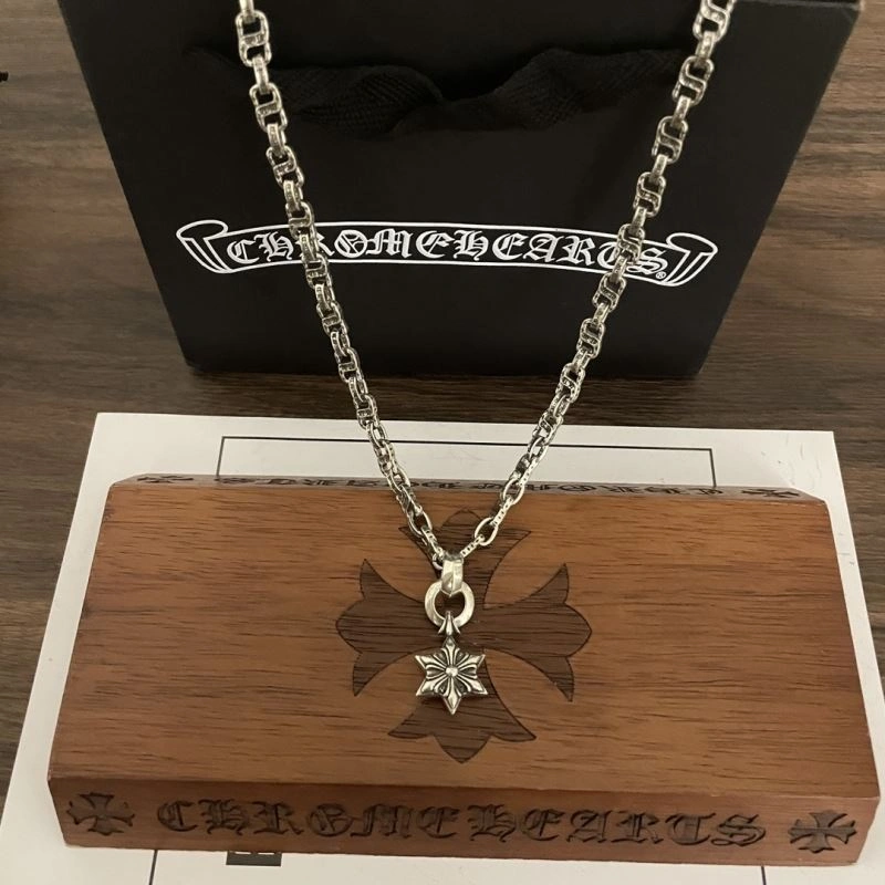 Lightweight Chrxmx Hxxrts Necklaces 301615