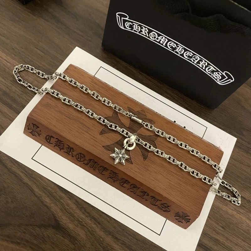 Lightweight Chrxmx Hxxrts Necklaces 301615