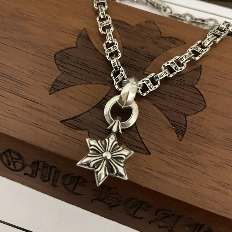 Lightweight Chrxmx Hxxrts Necklaces 301615