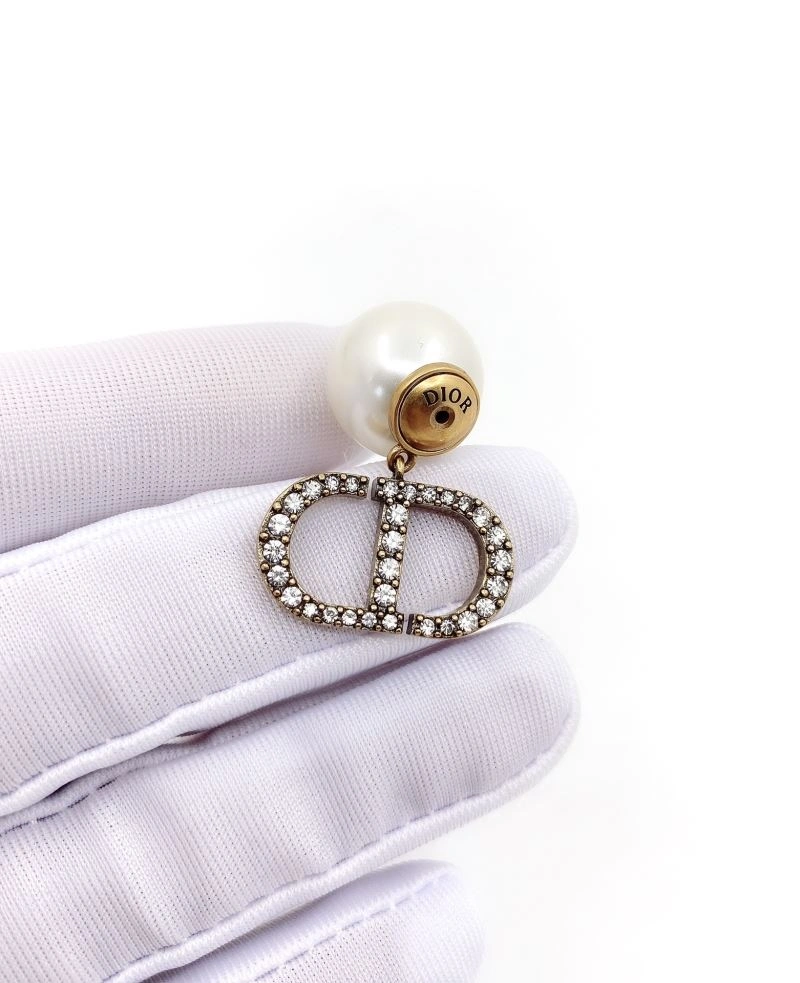 EyeCatching Christian Dxxr Earrings 295610