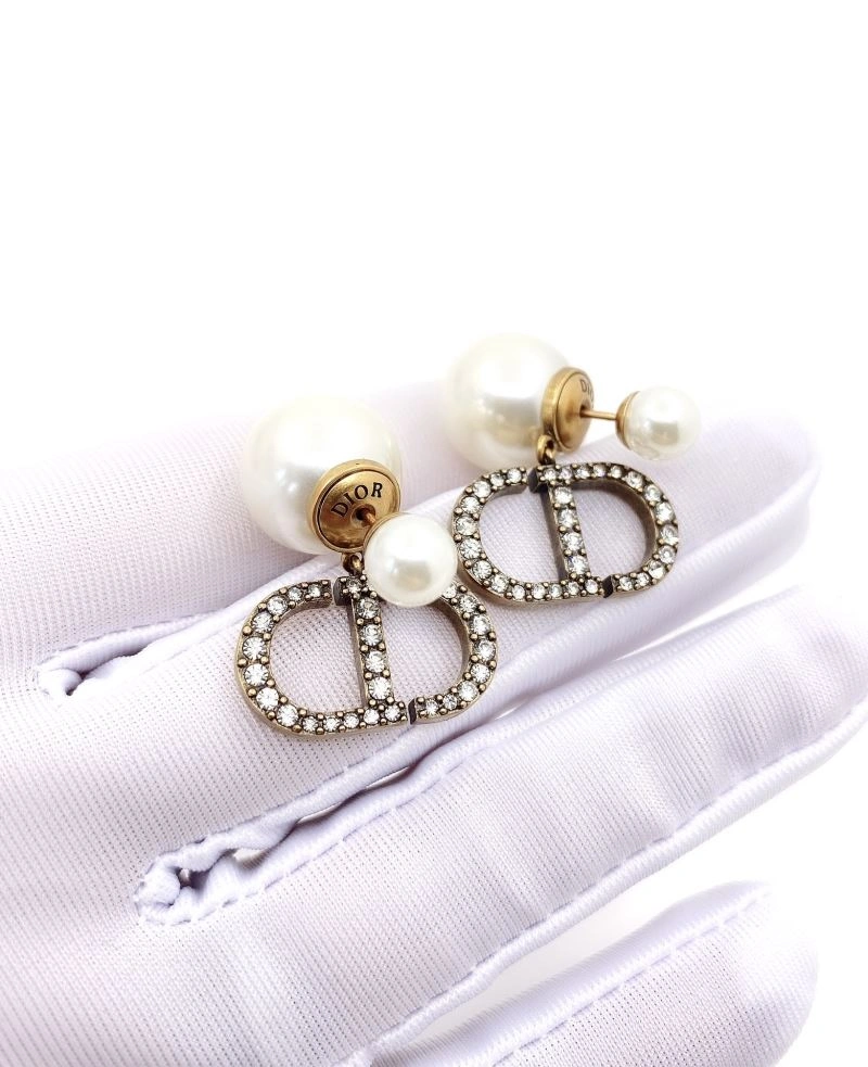 EyeCatching Christian Dxxr Earrings 295610
