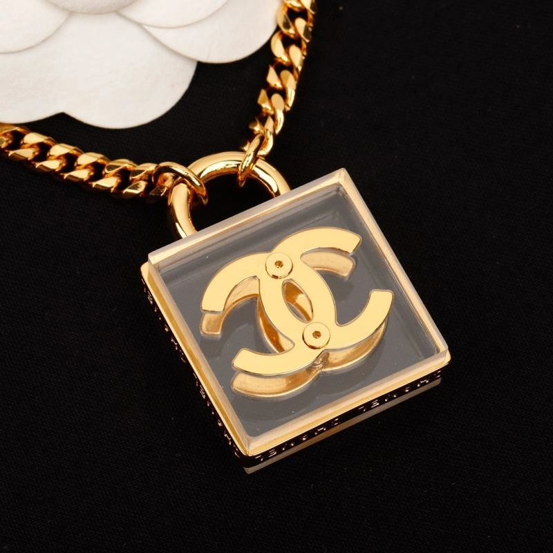 Fashionable Chxnxl Necklaces 293205