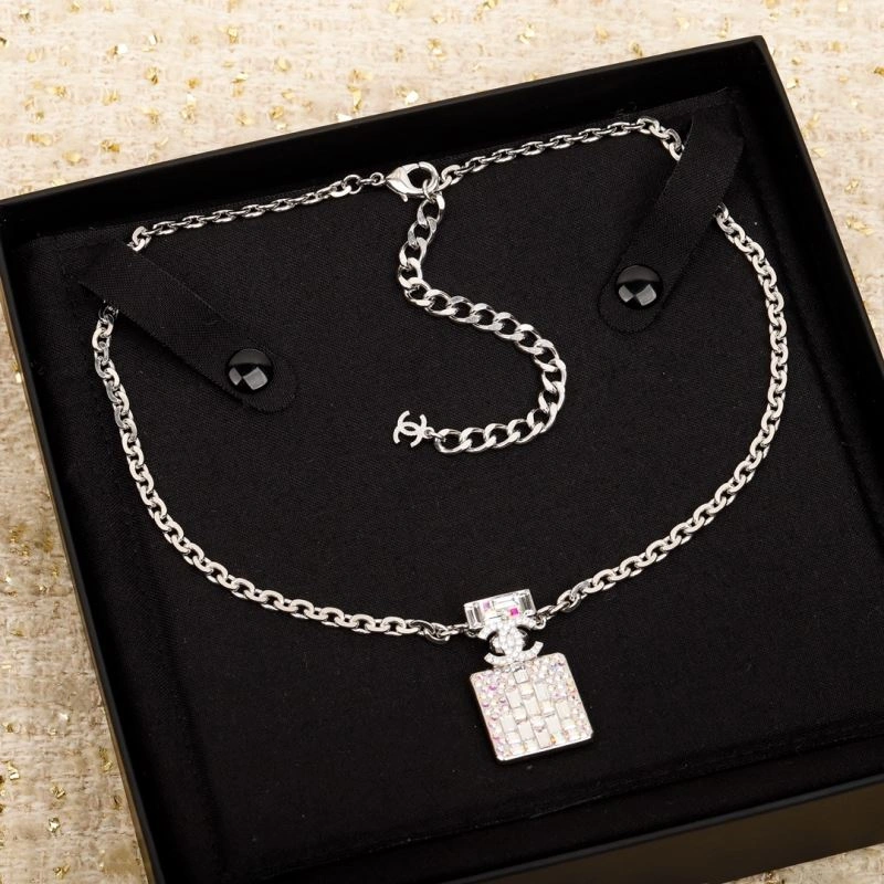 HighQuality Chxnxl Necklaces 293204