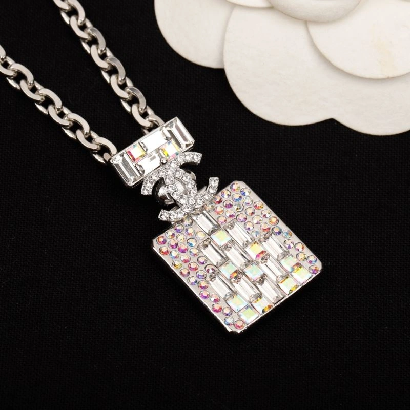 HighQuality Chxnxl Necklaces 293204