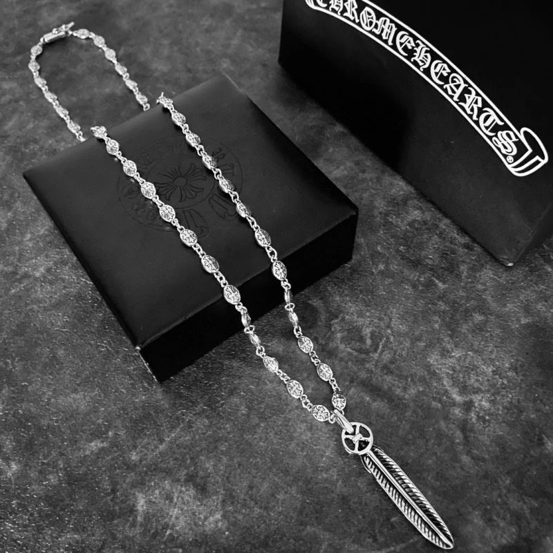 Vibrant Chrxmx Hxxrts Necklaces 301583