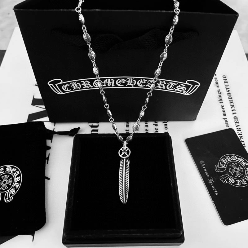 Vibrant Chrxmx Hxxrts Necklaces 301583