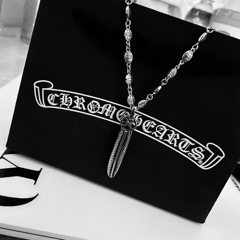 Vibrant Chrxmx Hxxrts Necklaces 301583
