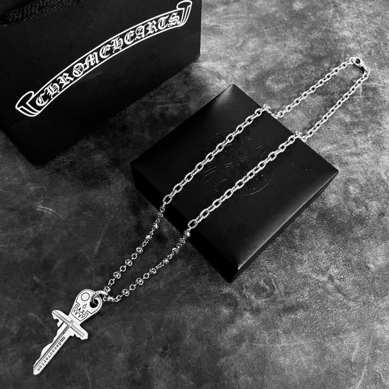 GoAnywhere Chrxmx Hxxrts Necklaces 301566