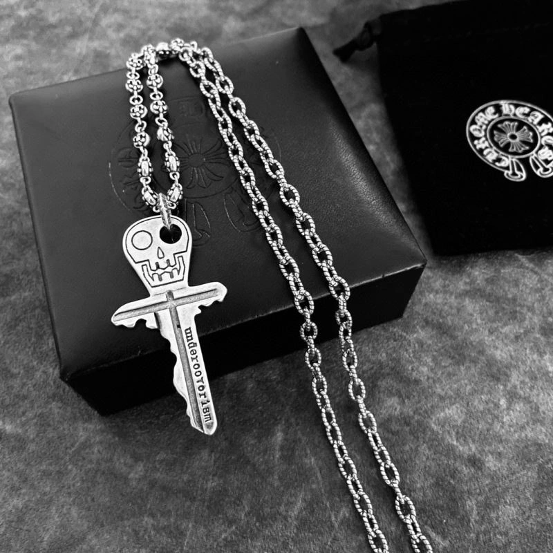 GoAnywhere Chrxmx Hxxrts Necklaces 301566