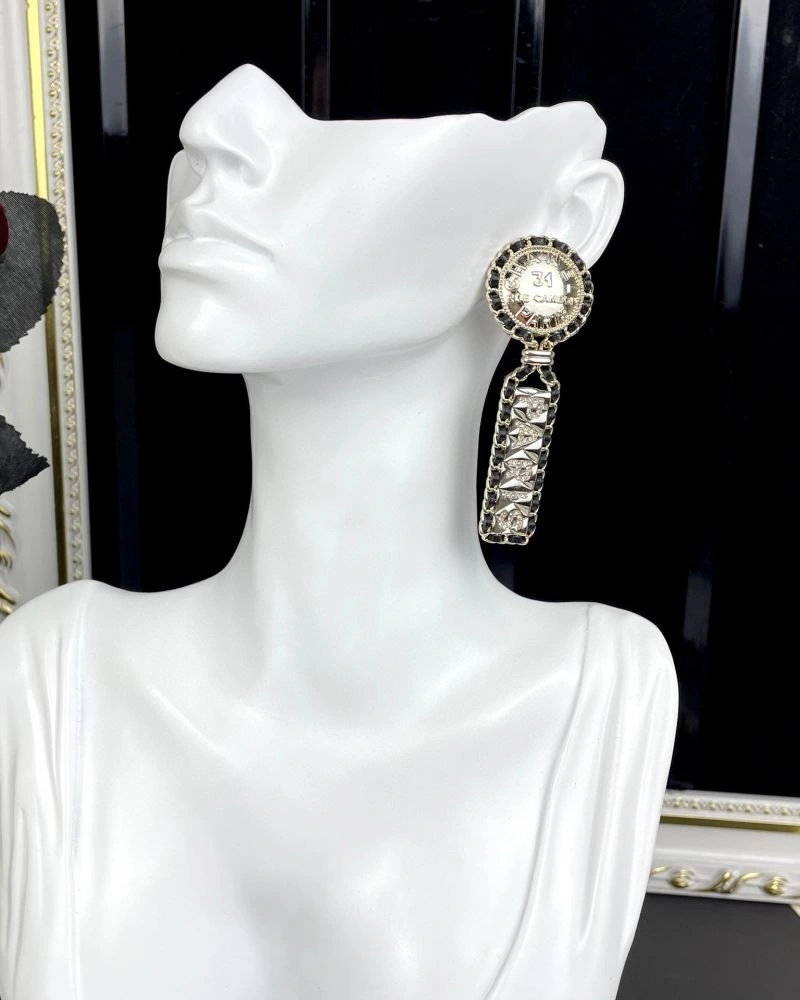 Sophisticated Chxnxl Earrings 293428