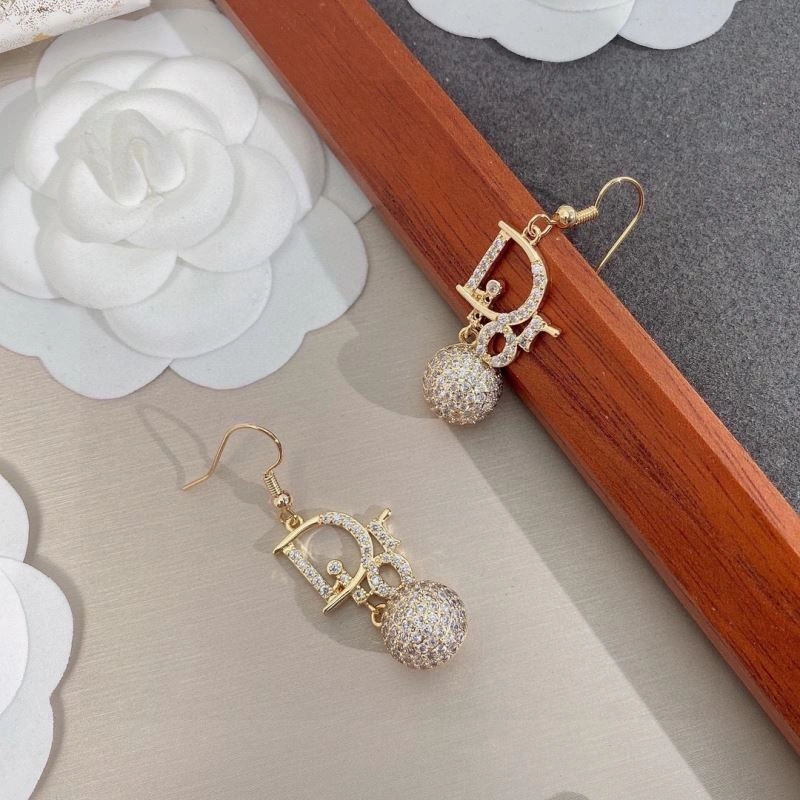 Christian Dxxr Earrings ModernLook 295606