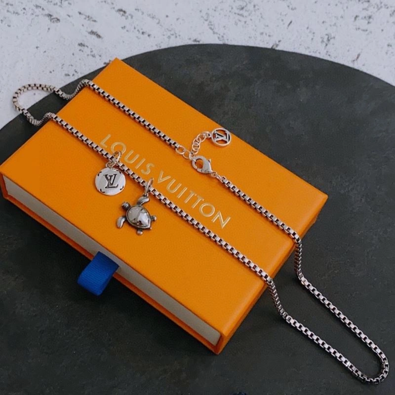 Functional LX Necklaces 312135