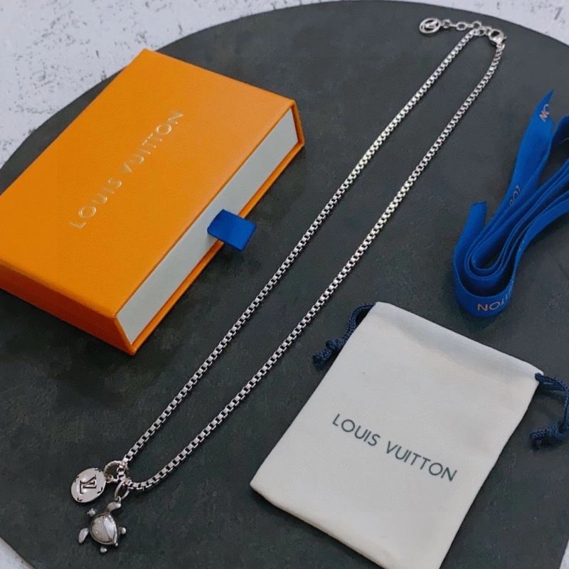 Functional LX Necklaces 312135