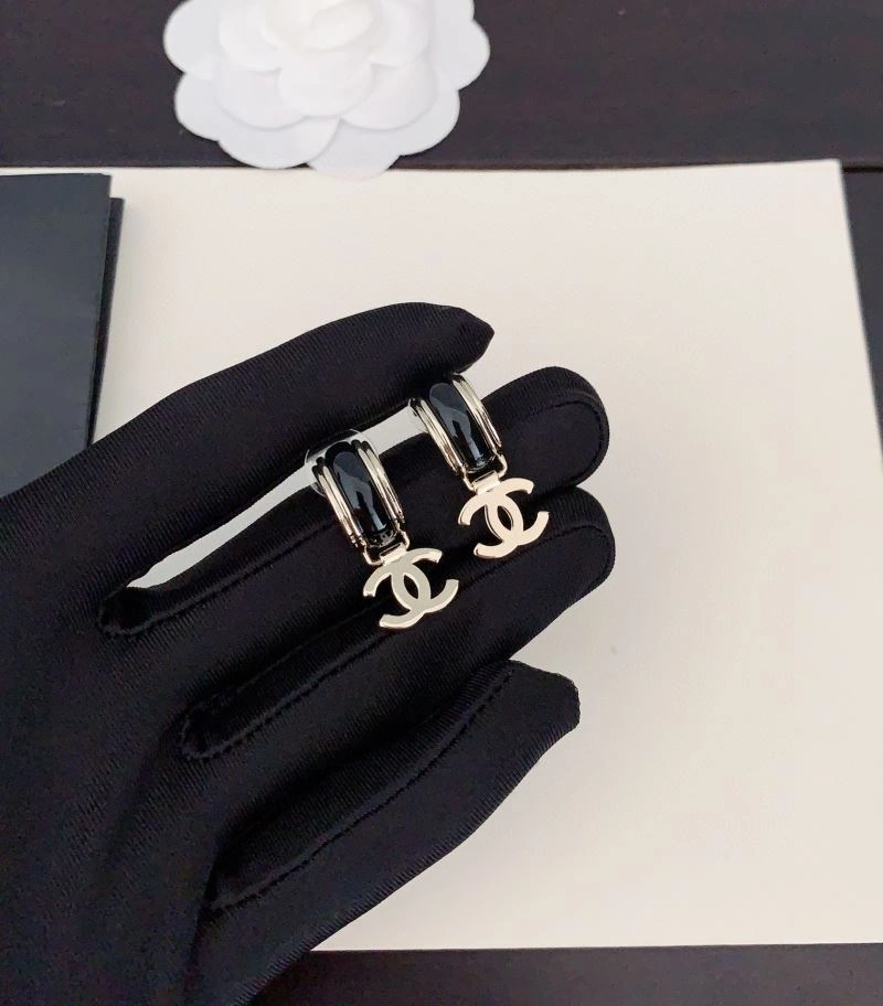 Flexible Chxnxl Earrings 293424