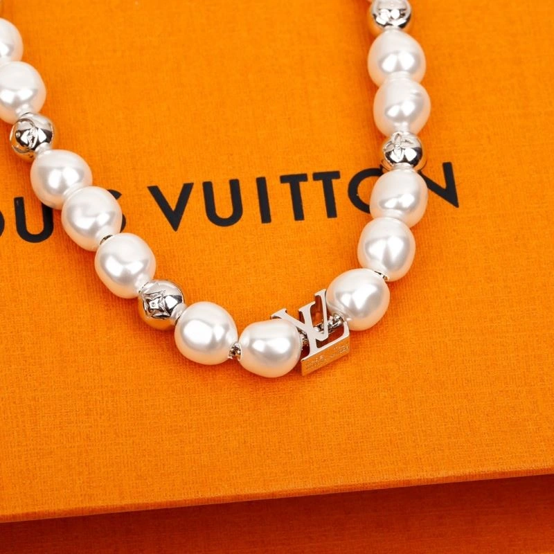 Affordable LX Necklaces 312126