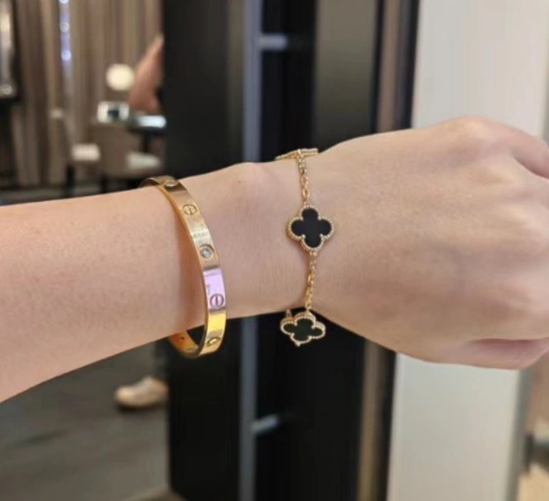 Elegant Vcx Bracelets 315918