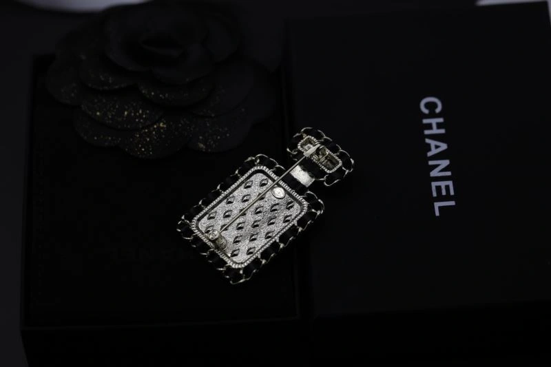 Sophisticated Chxnxl Brooches 293038