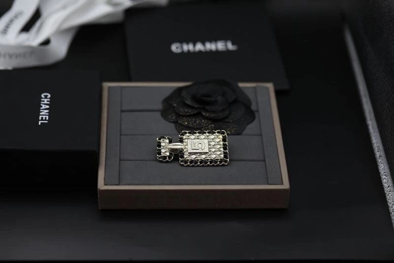 Sophisticated Chxnxl Brooches 293038
