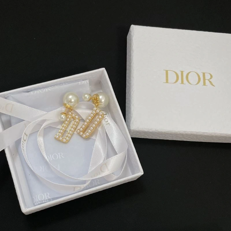 HighQuality Christian Dxxr Earrings 295439