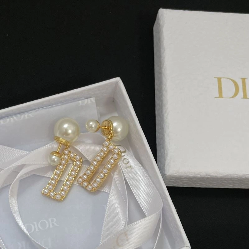 HighQuality Christian Dxxr Earrings 295439