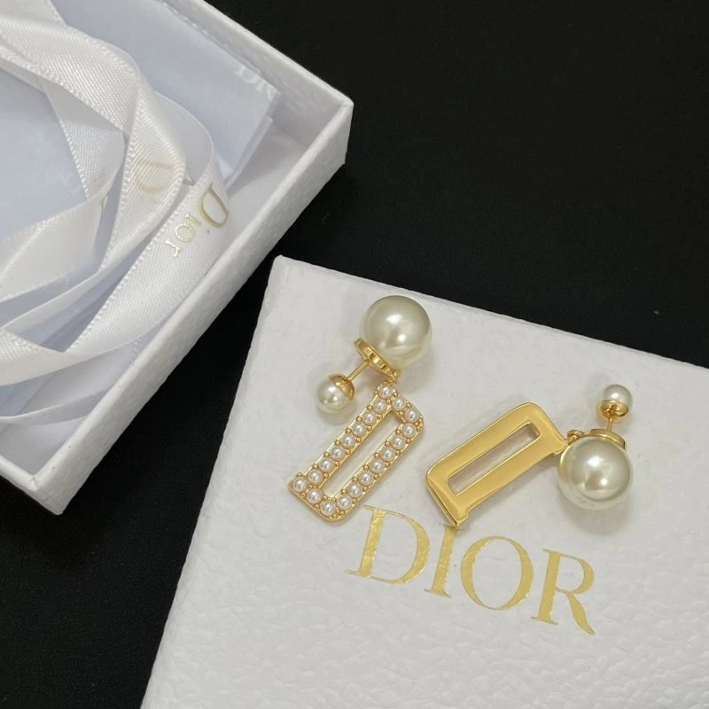 HighQuality Christian Dxxr Earrings 295439
