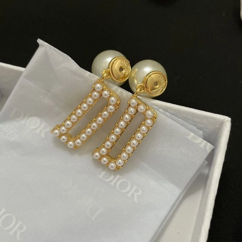 HighQuality Christian Dxxr Earrings 295439