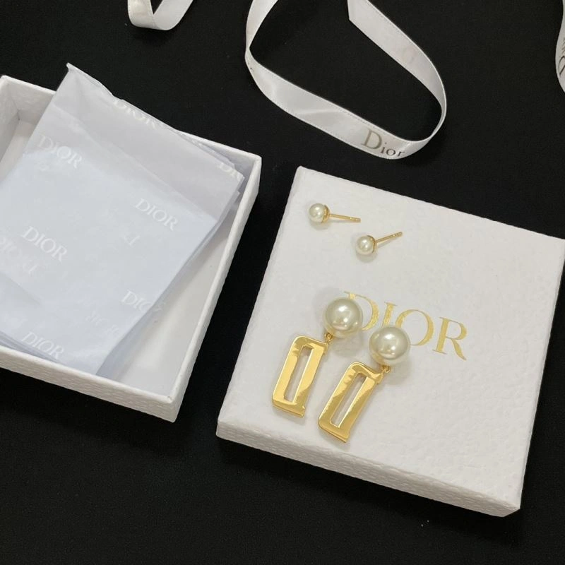 HighQuality Christian Dxxr Earrings 295439