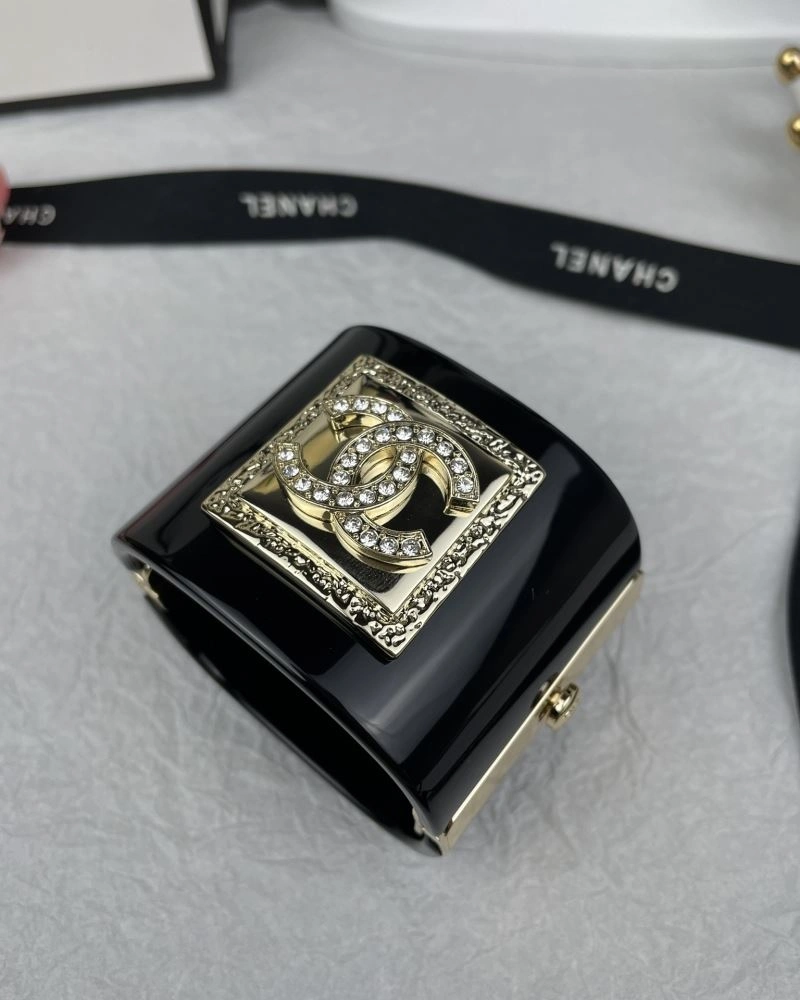 Stylish Chxnxl Bracelets 293138