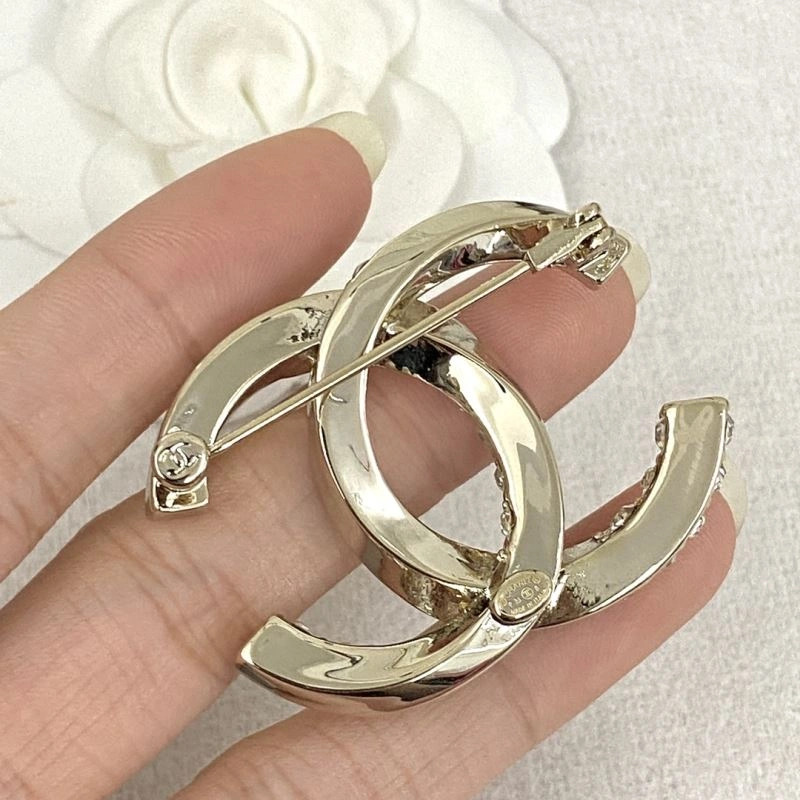 Refined Chxnxl Brooches 293034