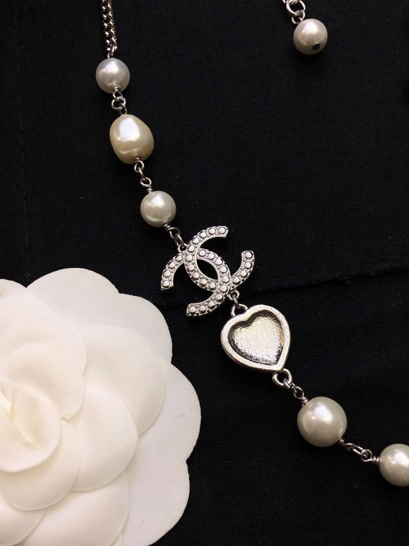 Timeless Chxnxl Brooches 293031
