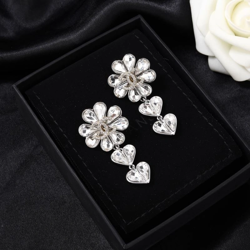 Stylish Chxnxl Earrings 292074
