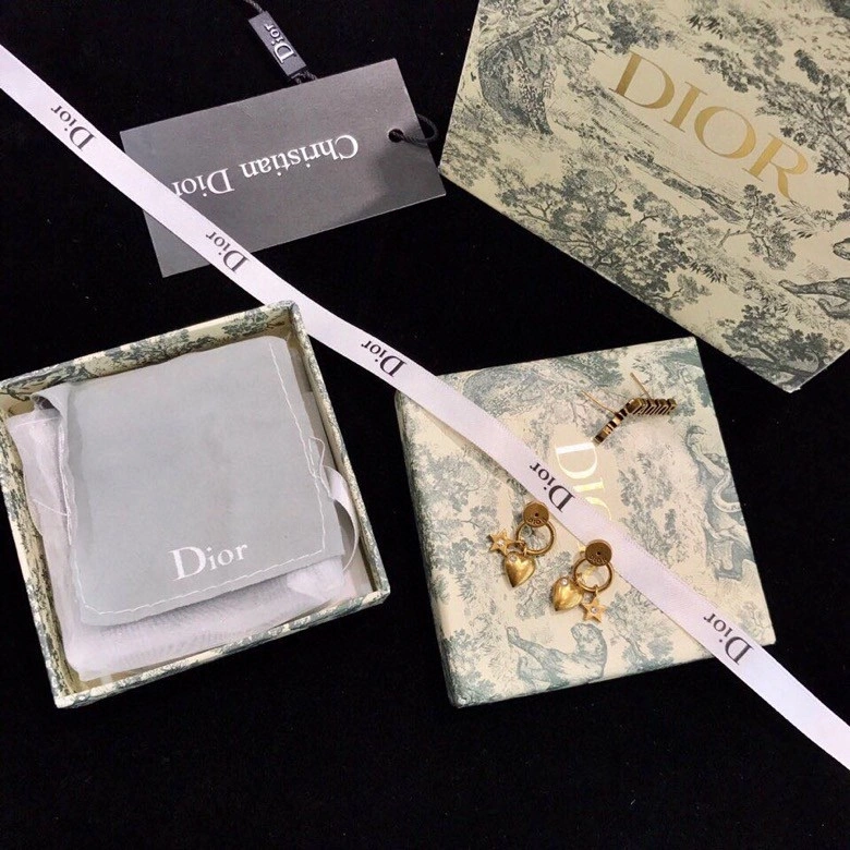 Minimalist Christian Dxxr Earrings 295432