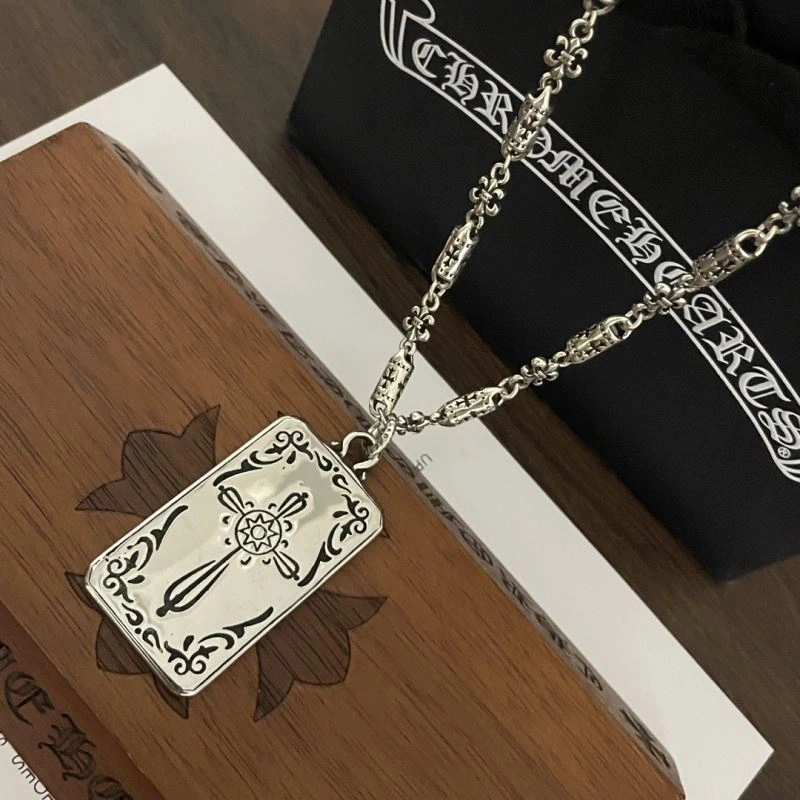EyeCatching Chrxmx Hxxrts Necklaces 301231
