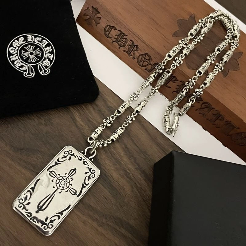 EyeCatching Chrxmx Hxxrts Necklaces 301231