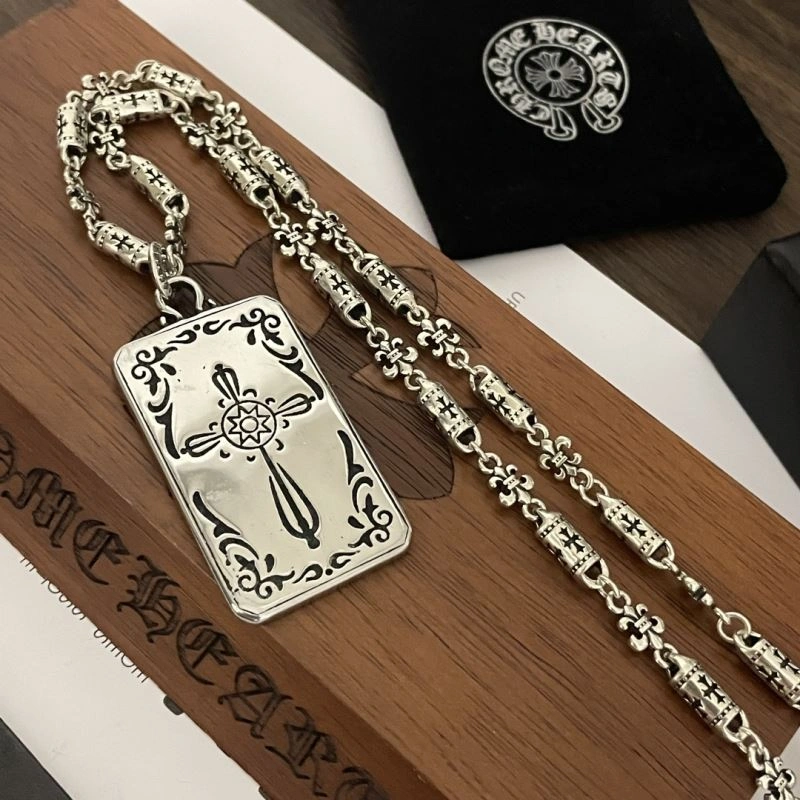 EyeCatching Chrxmx Hxxrts Necklaces 301231