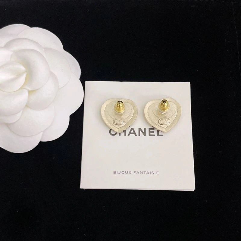 Versatile Chxnxl Brooches 293021